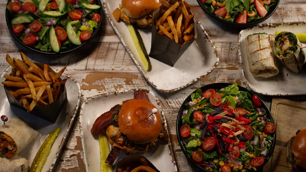 Parlay Sporting Club + Kitchen, Columbus, OH