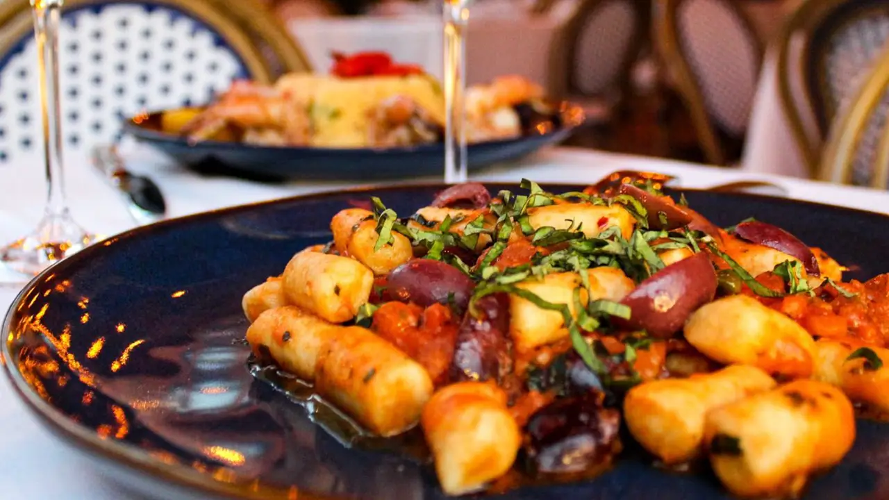 Dallas premier Italian restaurant - Avanti Restaurant, Dallas, TX