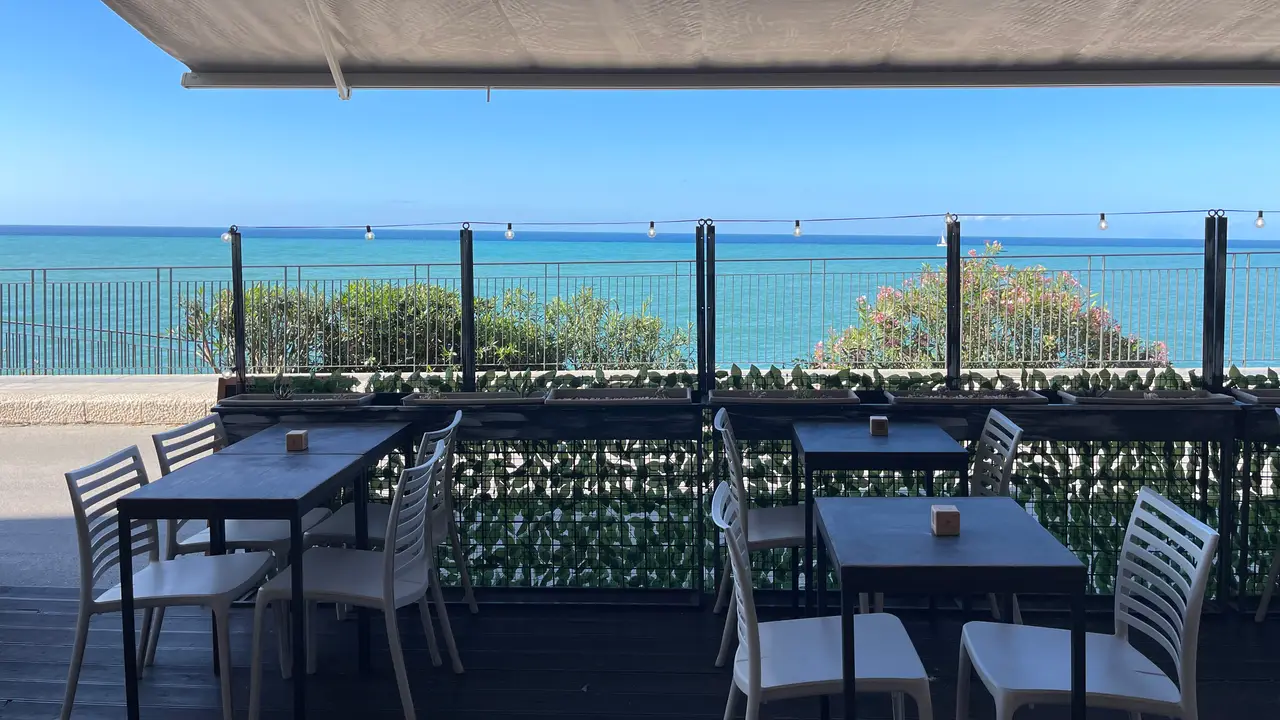 Sala esterna - Jureka Cocktail Bar, Cefalù, Sicilia