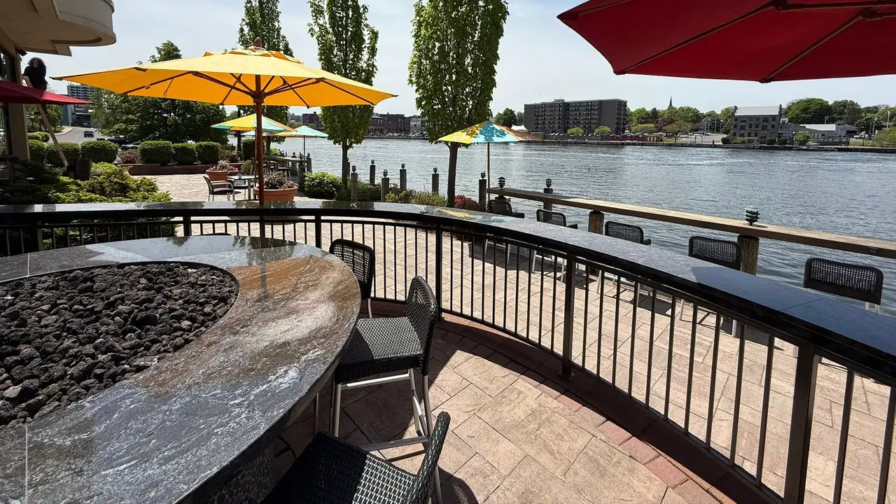 Dockside Bar & Grill, Oswego, NY