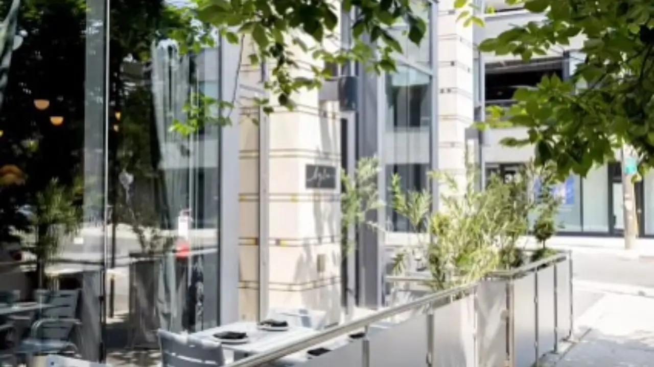 Tranquil patio hideaway near Queen West at Lyla. - Lyla Toronto, Toronto, ON