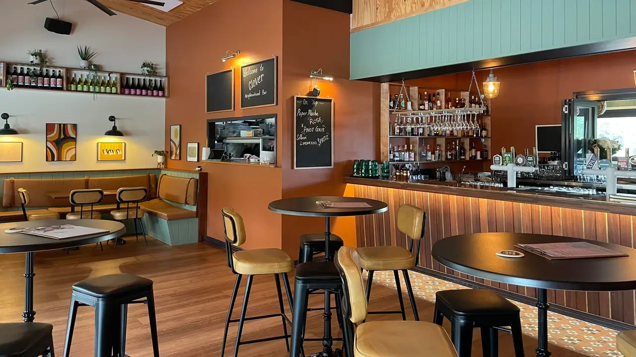 Clover Neighbourhood Bar, Holland Park, AU-QLD