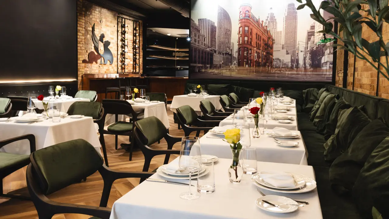 Modern fine dining in downtown Toronto - Convivium Dining Community, Toronto, ON