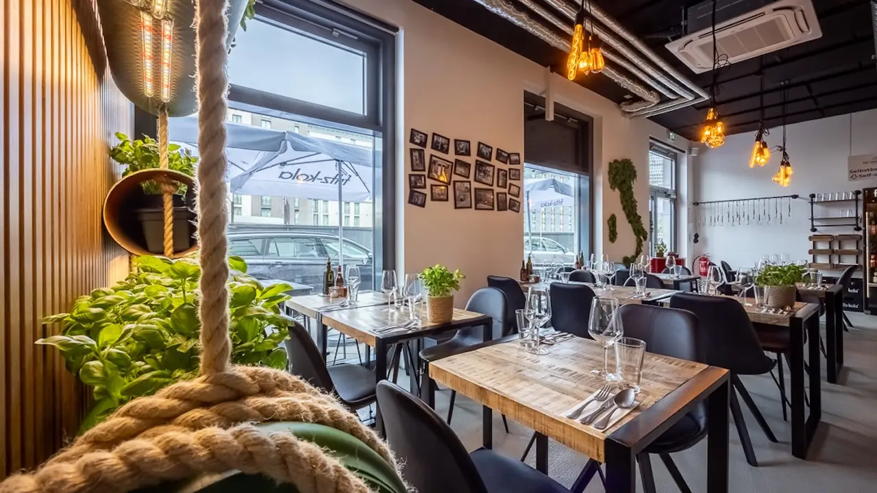 Modernes Restaurant mit schönem Ambiente - The crazy Italian, Frankfurt am Main, HE