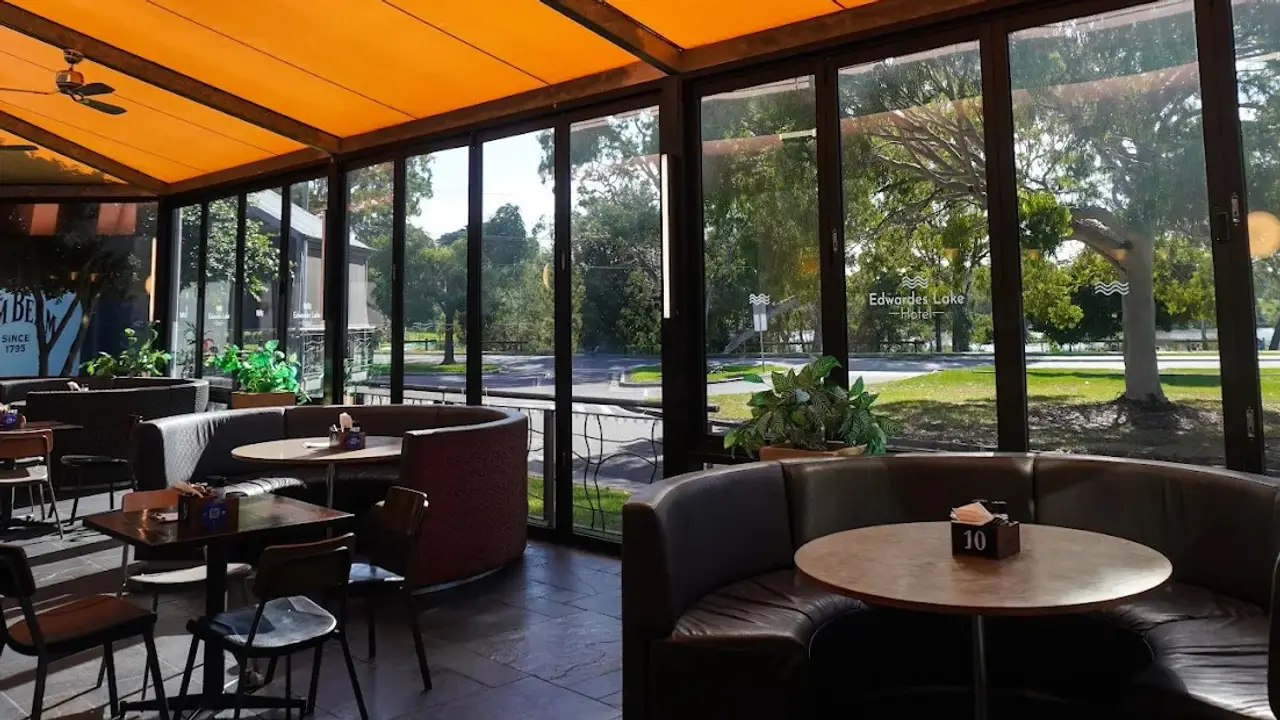 Edwardes Lake Hotel, Reservoir, AU-VIC