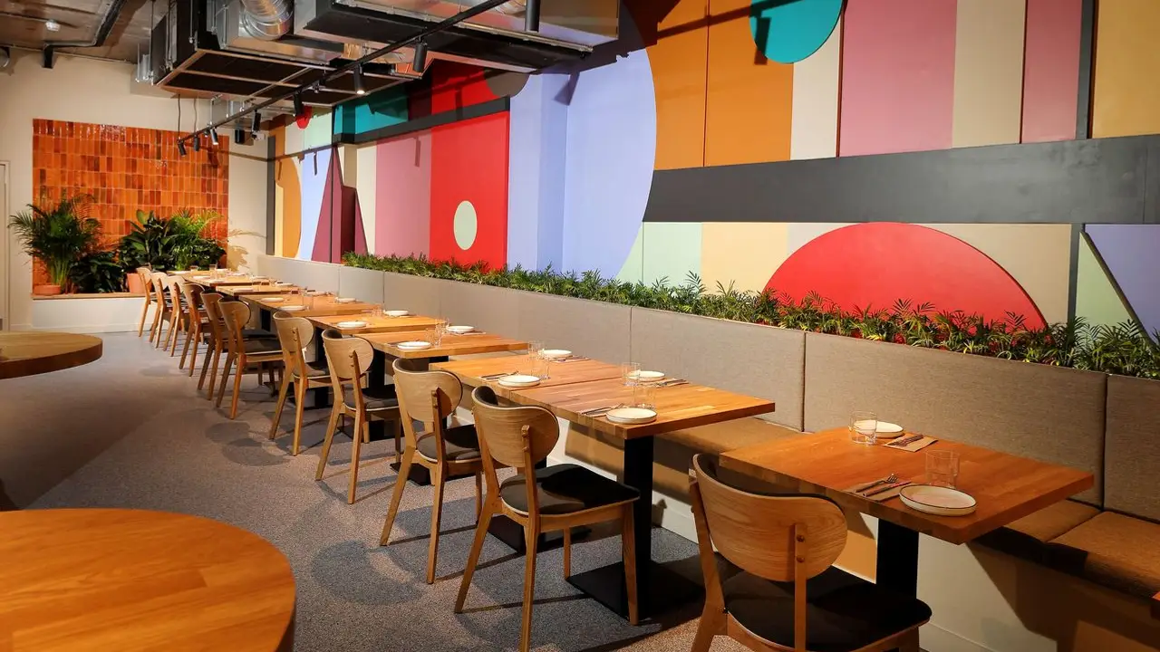 Banquette seating feature wall - squaredish, Dublin, Dublin