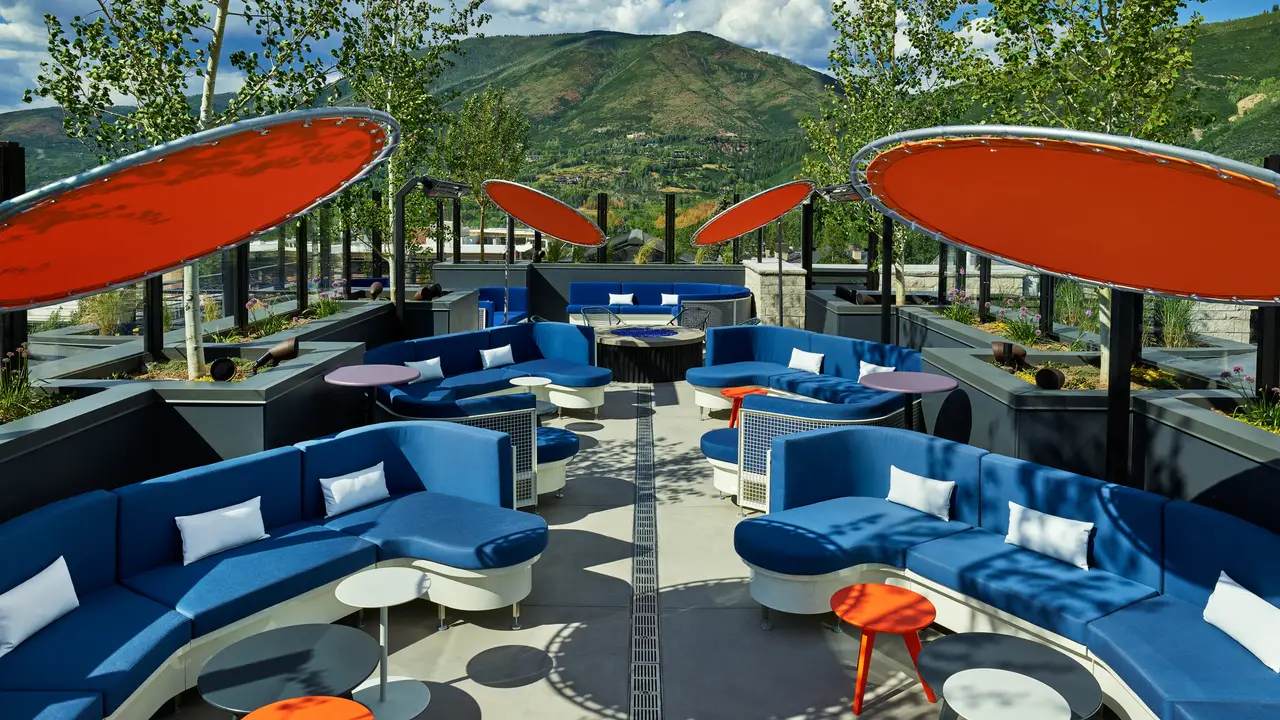 Lounge Seating - WET Deck - W Aspen, Aspen, CO