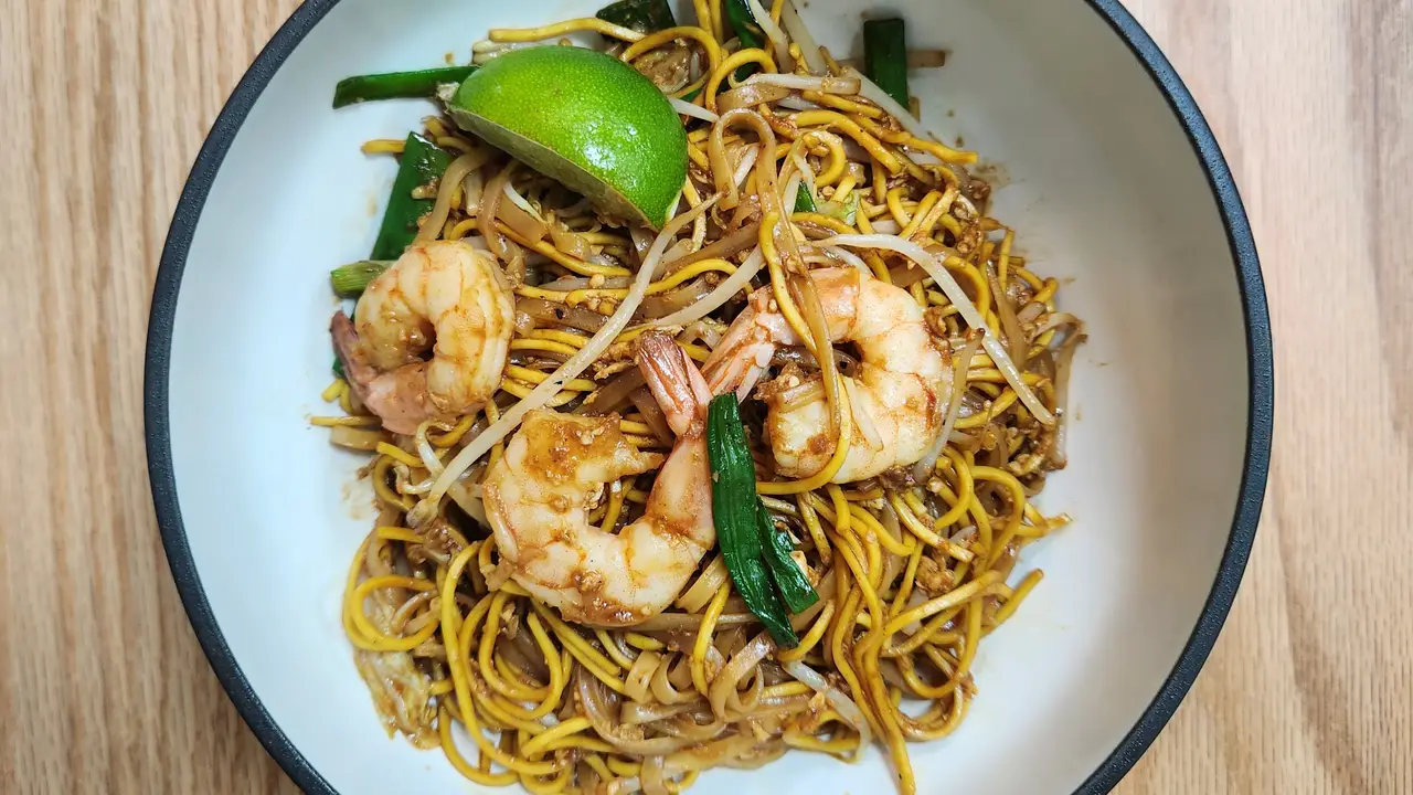Prawn egg &amp; rice noodles, egg &amp; vegetables - Asian 5 - One Central, Dubai, Dubai