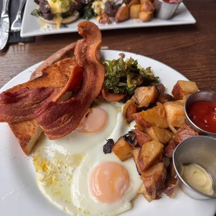 Sulmona Restaurant | Bar, Cambridge, MA
