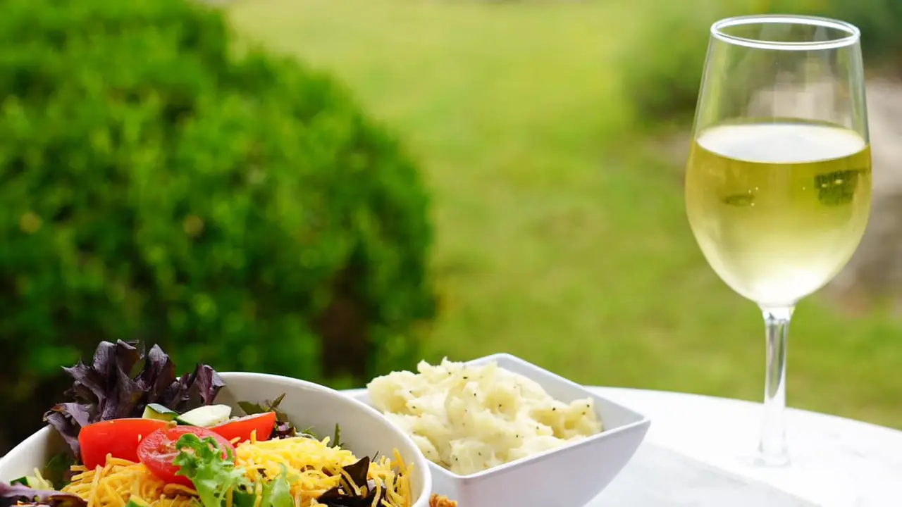 Best patio on possum kingdom lake! - Hemmingway's PK, Graford, TX