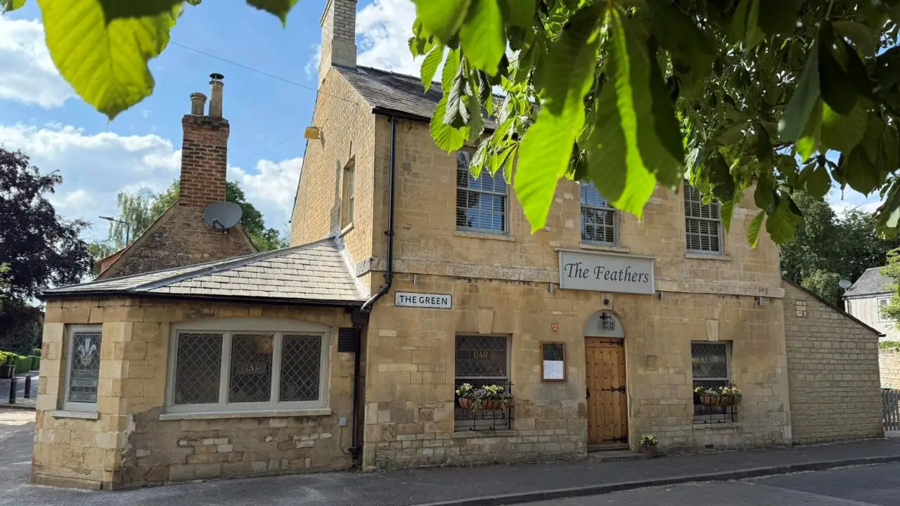 The Feathers Pub & Eatery, Peterborough, Peterborough