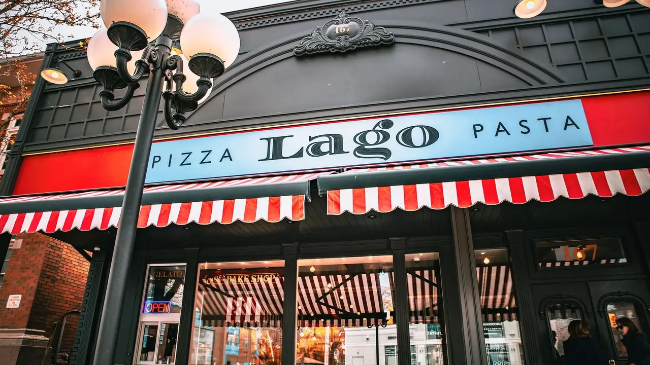 Lago Pizza & Pasta Bar, Mississauga, ON
