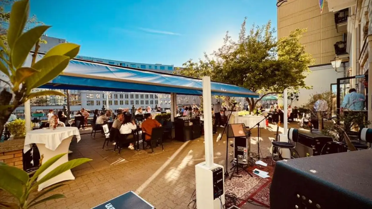 Terrasse - Moon Exquisite Berlin, Berlin, BE
