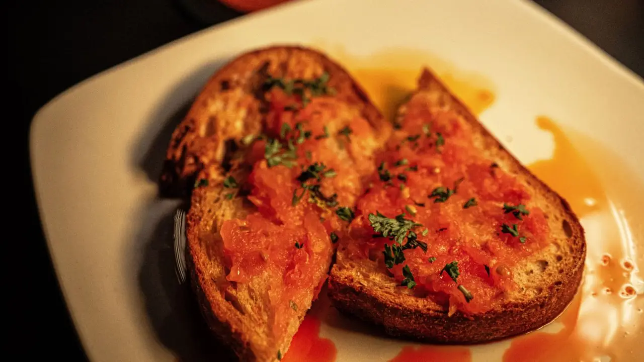 Pour Destino, Hinsdale, IL