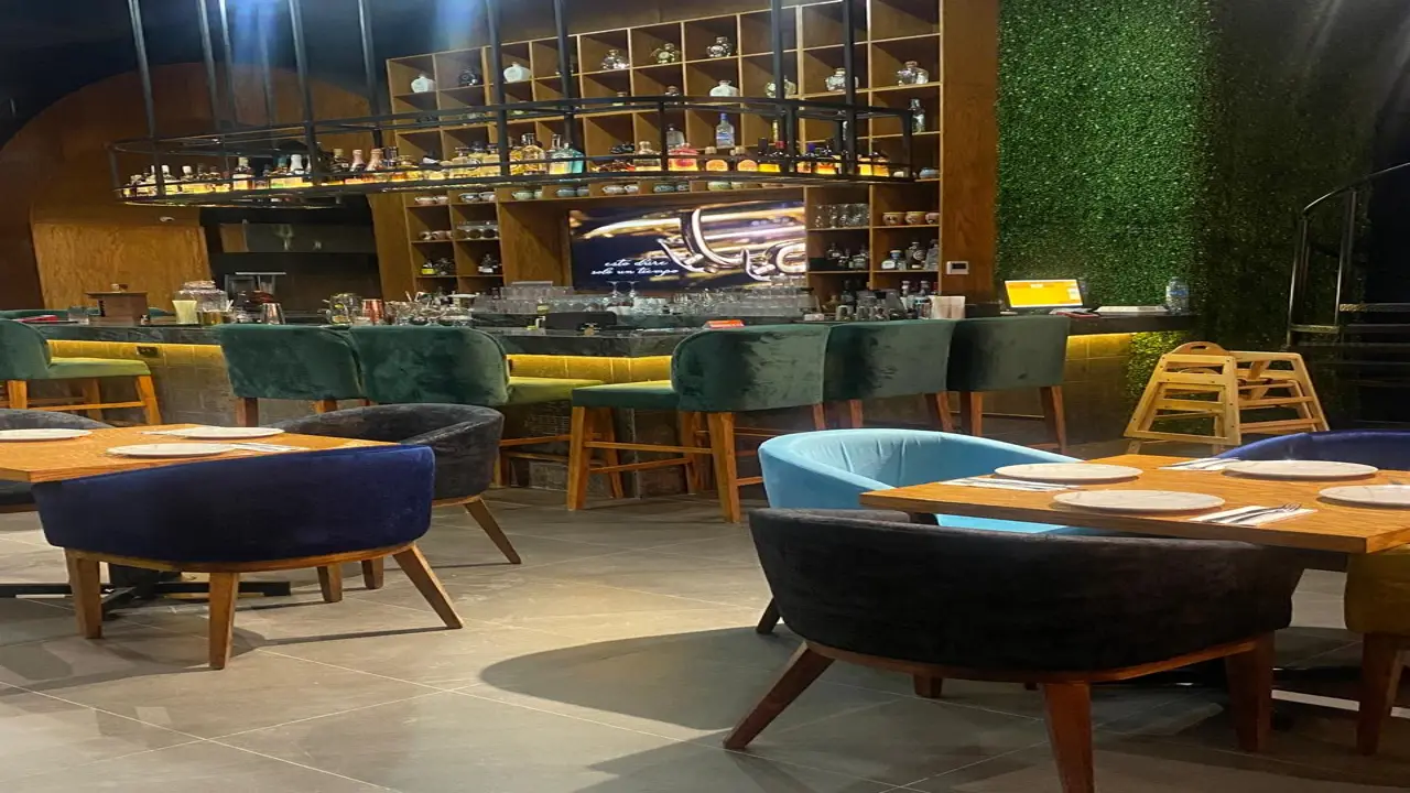 Disfruta del cálido ambiente de Alboka - Alboka Gastrobar, Chihuahua, CHH