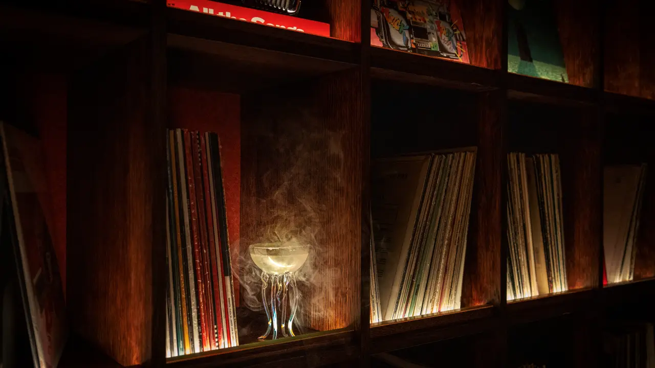 Hidden Grooves, London, Greater London