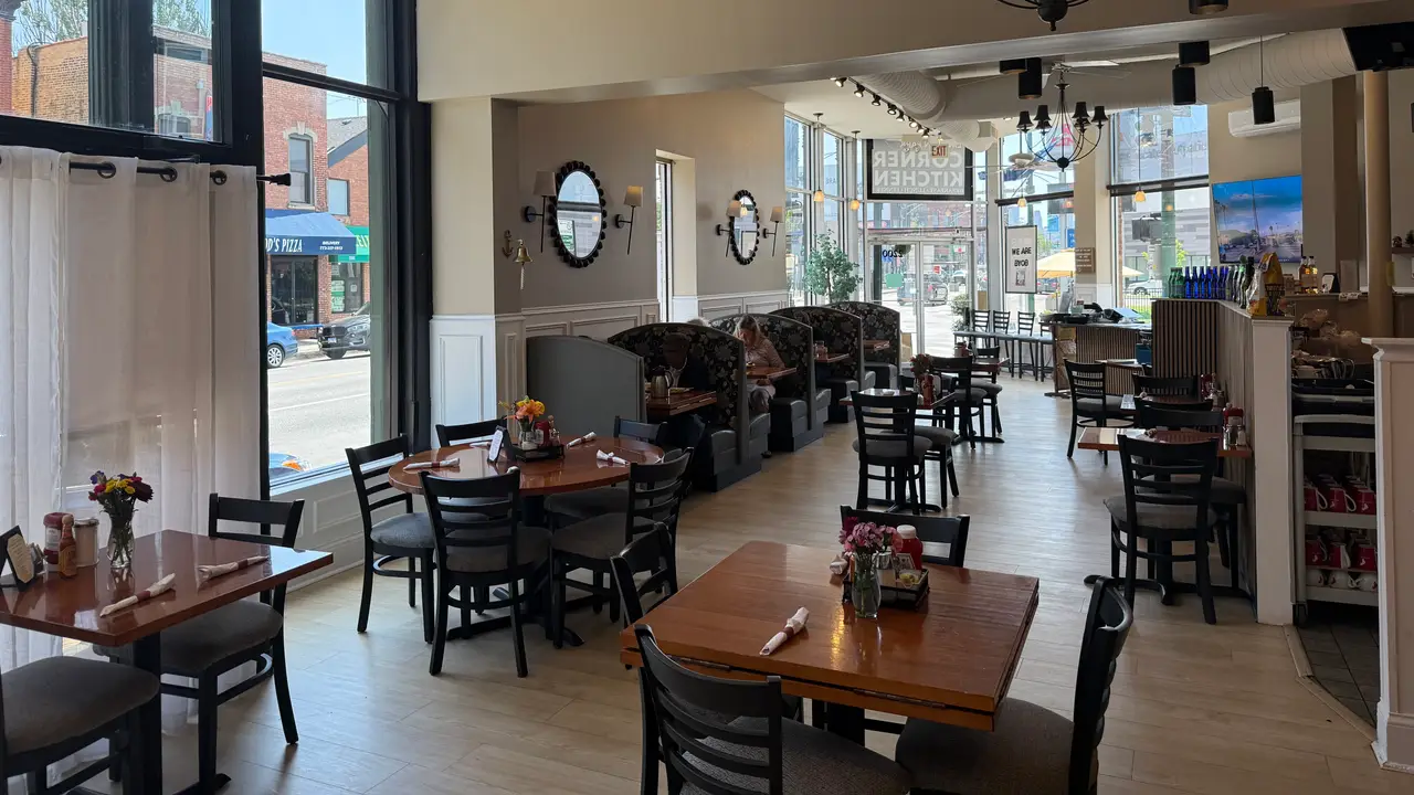 Lincoln Park Corner Kitchen, Chicago, IL