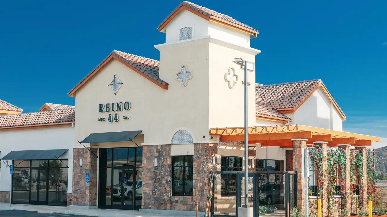 Reino 44 right off of the 10 freeway at Citrus - REINO 44, Fontana, CA