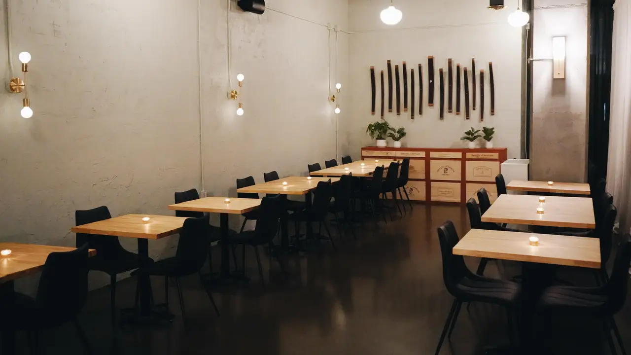 Unfiltered Wine Bar, Calgary, AB