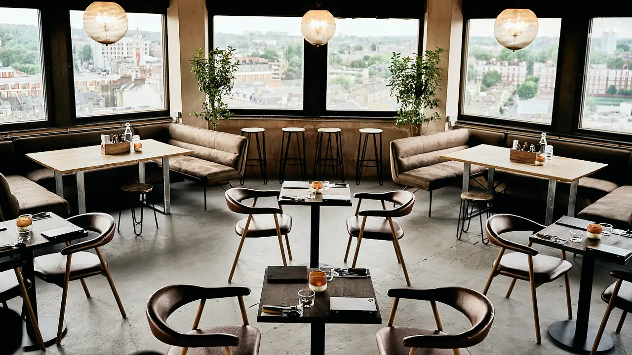 Indoors (facing south-westerly) - The Birds Nest - Brixton, London, Greater London