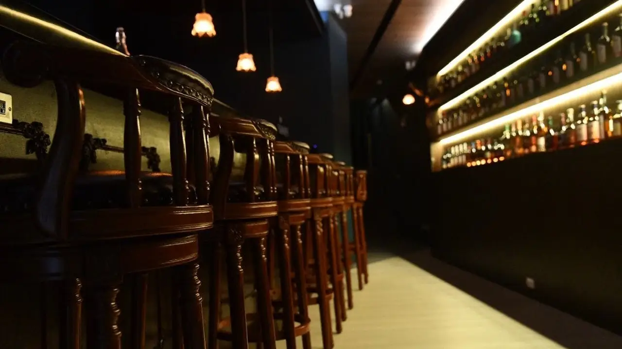 酒仰餐酒館 Bar Relief, Zhubei City, 
