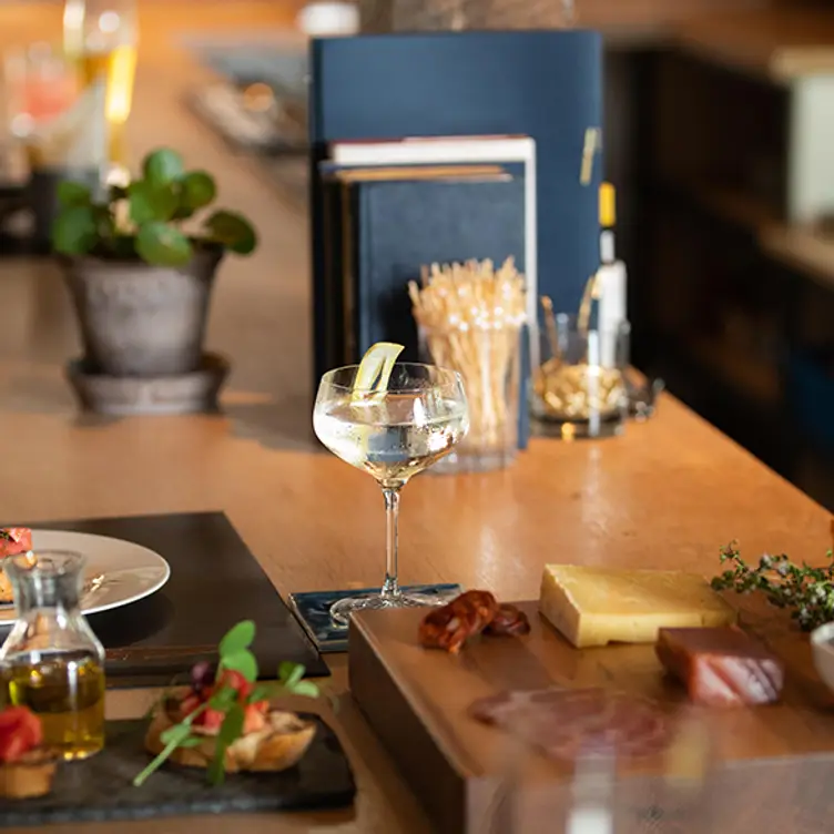 Bar snacks and drink - Winvian Farms - Maggie's Tavern, Morris, CT