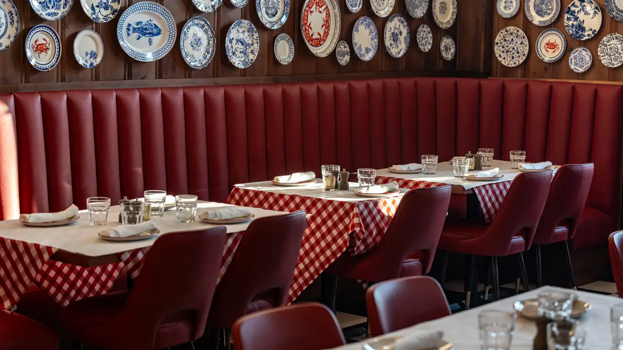 Interior - Vinny's Clam Bar, Tinley Park, IL