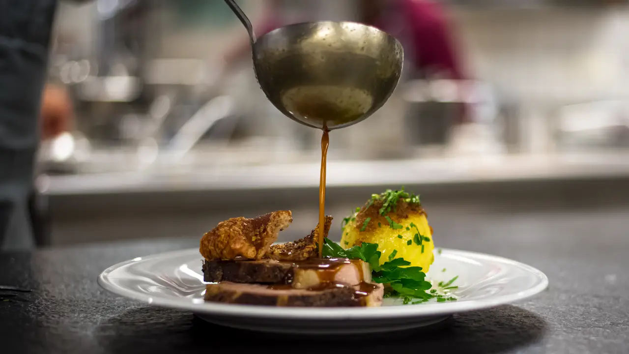 Bayerische Küche mit Pfiff &amp; Kreativität 🍻👩‍🍳🍗 - Augustiner Gutshof Menterschwaige, München, BY