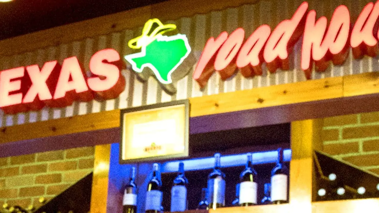 Texas Roadhouse 德州鮮切牛排 微風松高店 Breeze Songgao Store, Taipei City, TPE