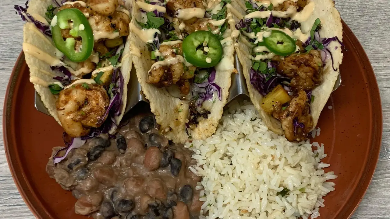 Lucha Cantina Rockford, Rockford, IL