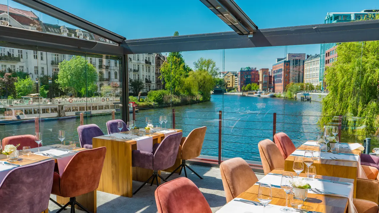 PATIO RESTAURANT AM WASSER  - PATIO Restaurant am Wasser, Berlin, BE
