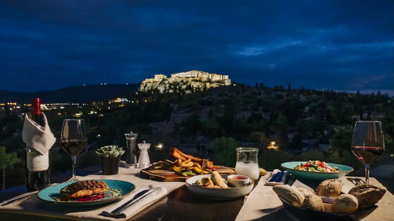 Rooftop dining with Acropolis view at Thissio View - Thissio View, Athina, Athens