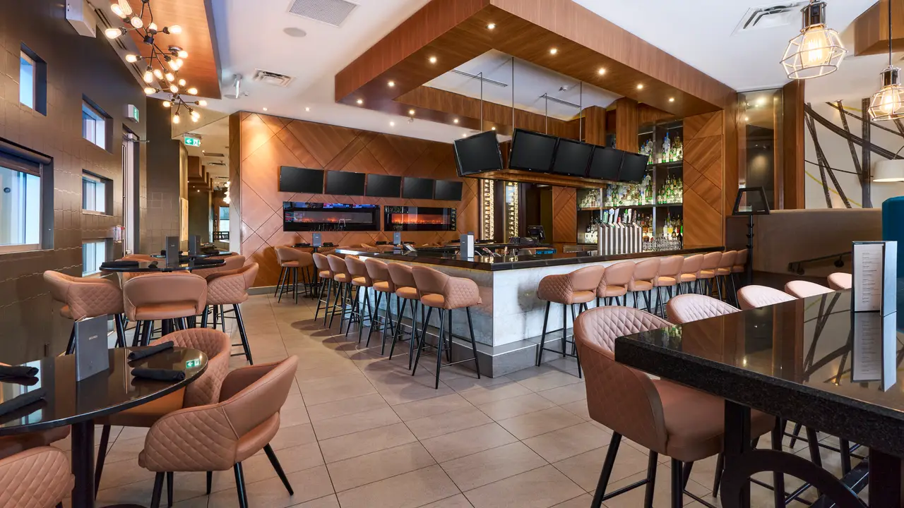 Moxies - Moncton, Moncton, NB