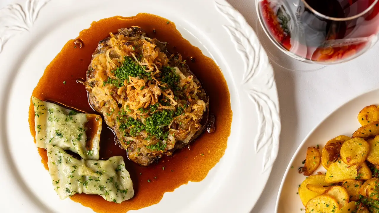 Zwiebelrostbraten, ein Highlight - Landhaus Feckl, Ehningen, BW