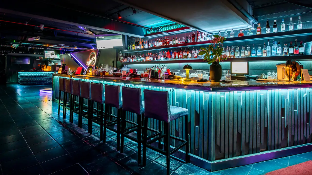UNDERGROUND BAR - Sakura Karaoke Bar, Chicago, IL