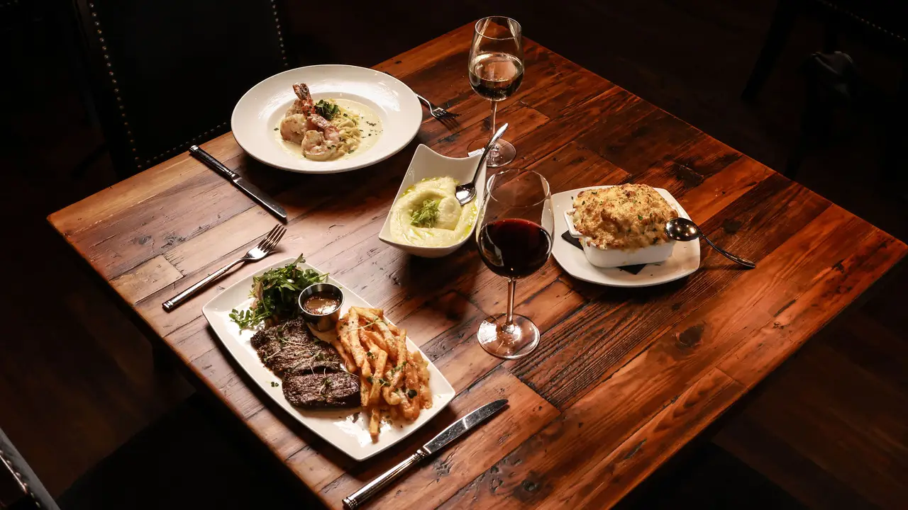 Vines Grille & Wine Bar, Orlando, FL