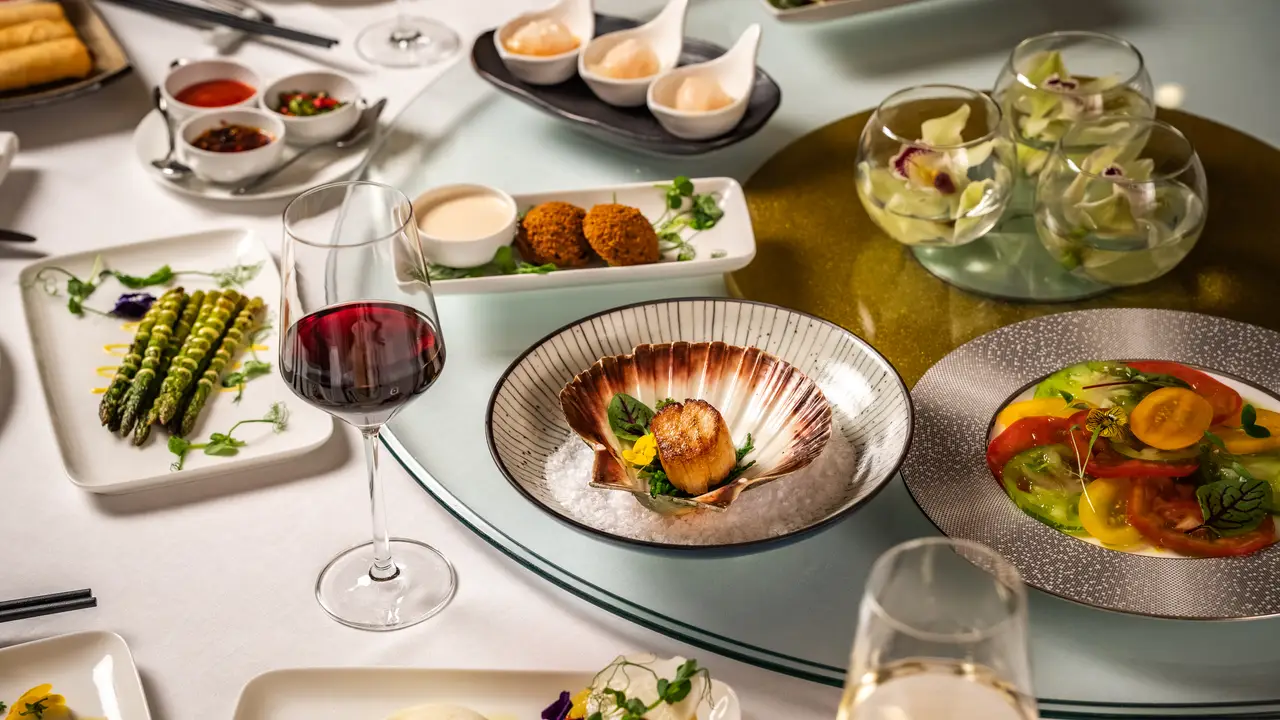 Central Perk Friends 12 Piece Dinner Set Hamilton Place Restaurant