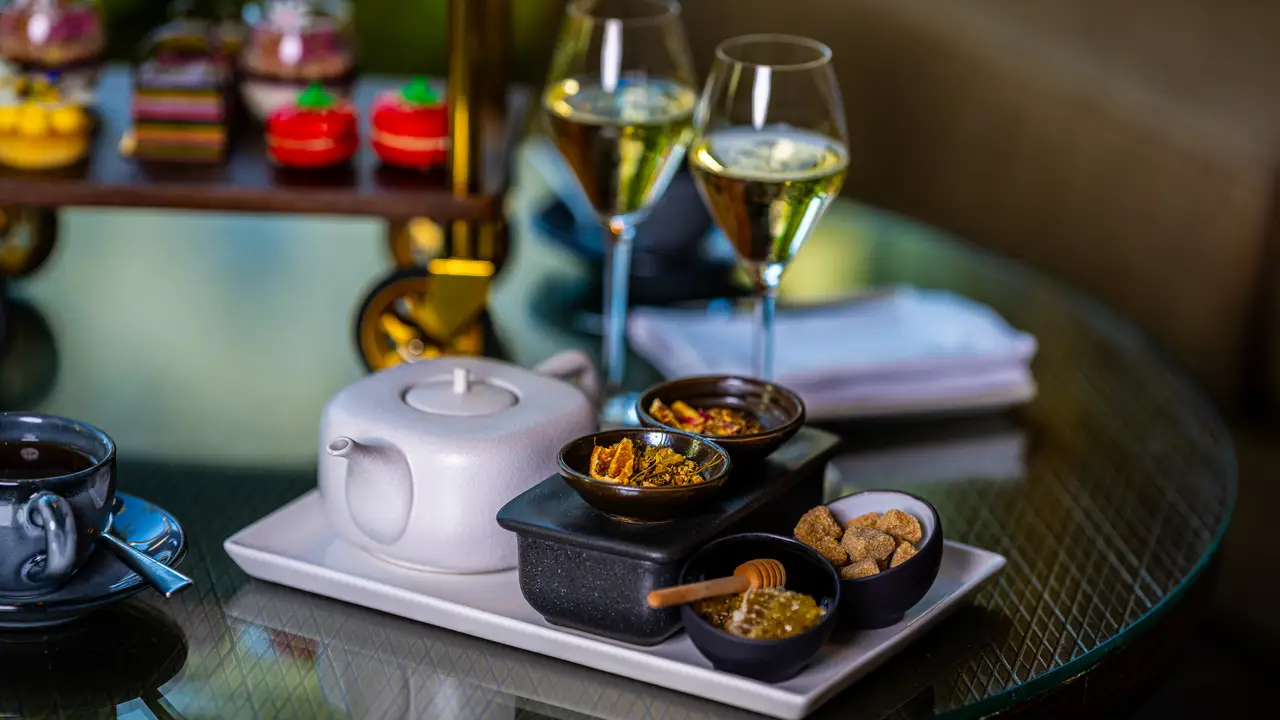 ESC Four Seasons Silicon Valley Lounge East Palo Alto, CA