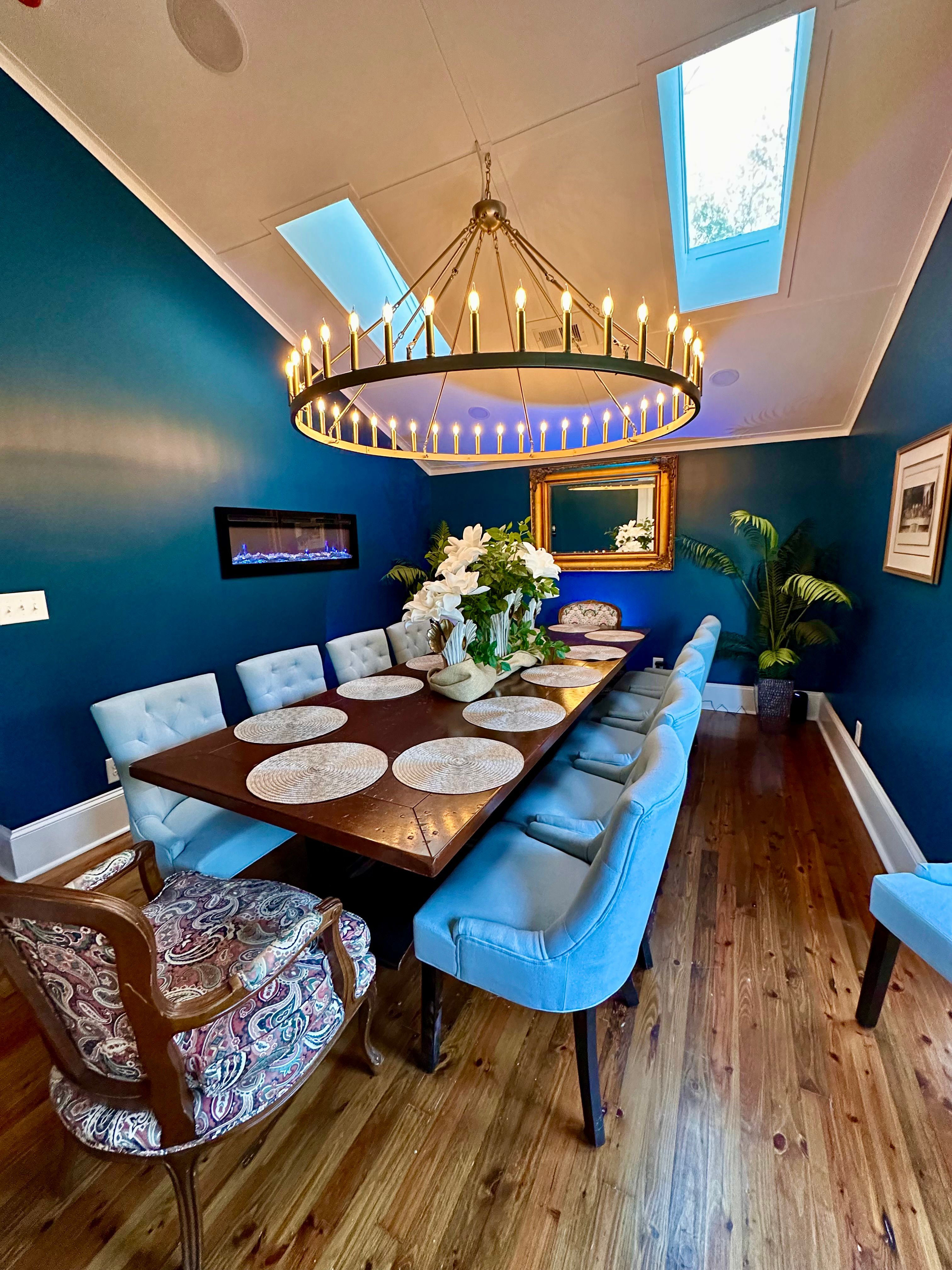 The Guesthouse By Choplin's Restaurant interior