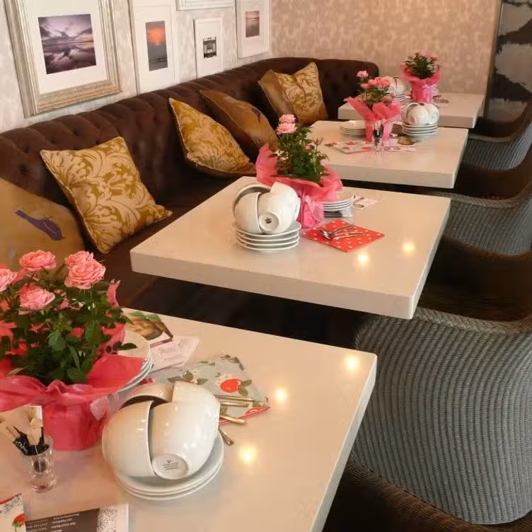 Binnenkant - The WRO Lounge, Wirral, Merseyside