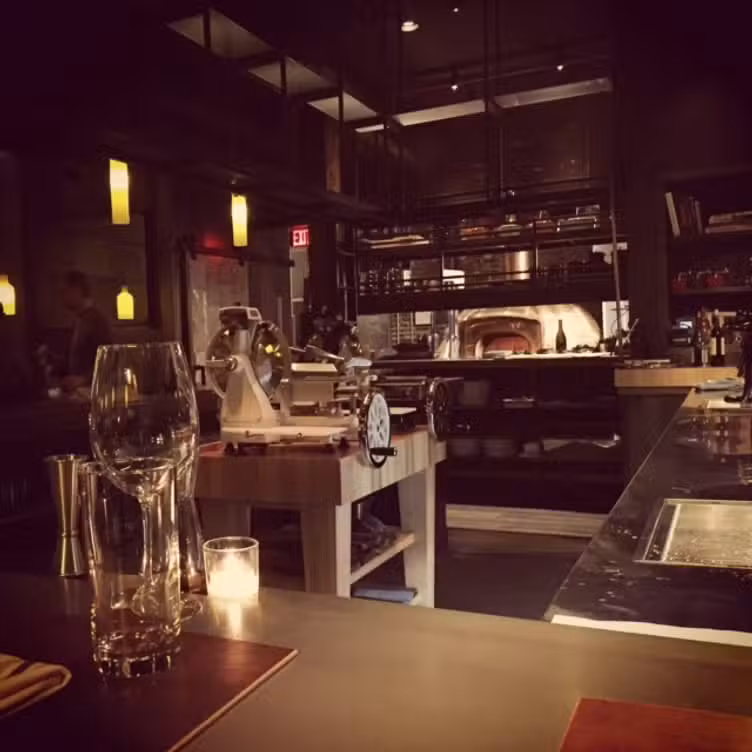 Binnenkant - Moody's, Waltham, MA