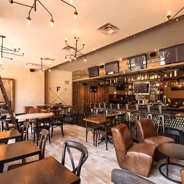 Binnenkant - Fairways - Permanently Closed, Chicago, IL