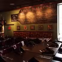 A photo of Louie's Wine Dive - Des Moines restaurant