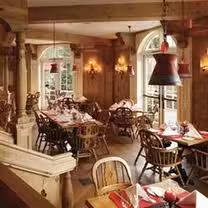 Una foto del restaurante Swiss Chalet