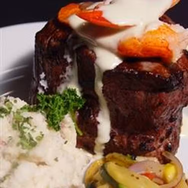 Sterlings Bistro - Permanently Closed, Sterling Heights, MI