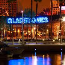 A photo of Gladstone's Long Beach restaurant