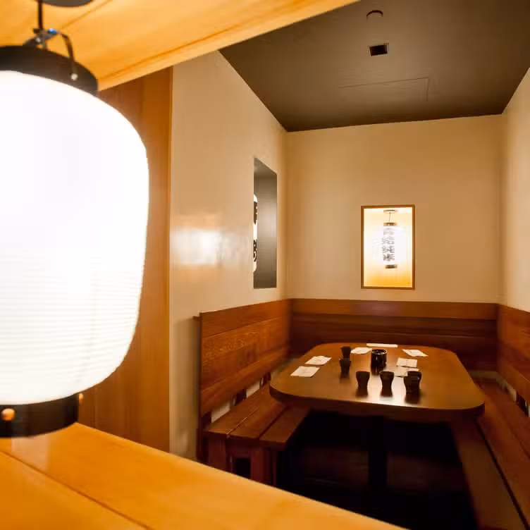 Binnenkant - Blue Ribbon Sushi Izakaya, New York, NY