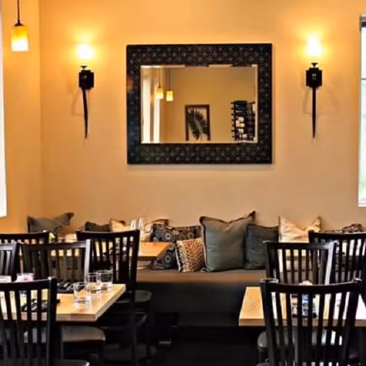 Binnenkant - The Harvest Wine Bar, Lake Oswego, OR