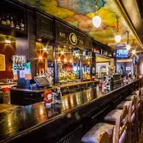 Una foto del restaurante Claddagh Irish Pub - Shoppes at Arbor Lakes