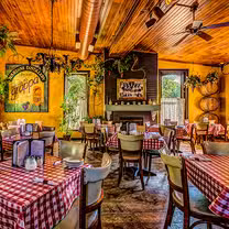 Una foto del restaurante Vinny Vanucchi's 'Little Italy' - Galena
